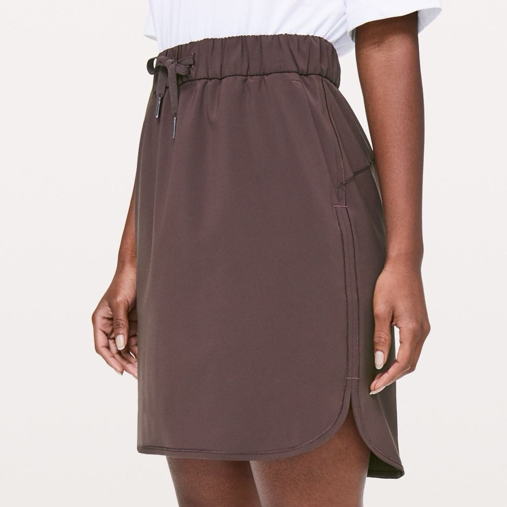 Lululemon On The Fly Skirt in “Black Satin” colorway